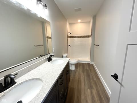 Primary bathroom at 712 White Oak Road, Spencer, IN