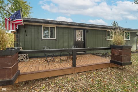 Outdoor living area at 7320 W 1150 S, Waveland, IN