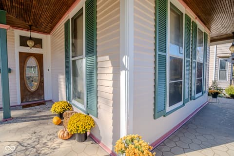 Foyer at 123 S Jennings Street, North Vernon, IN