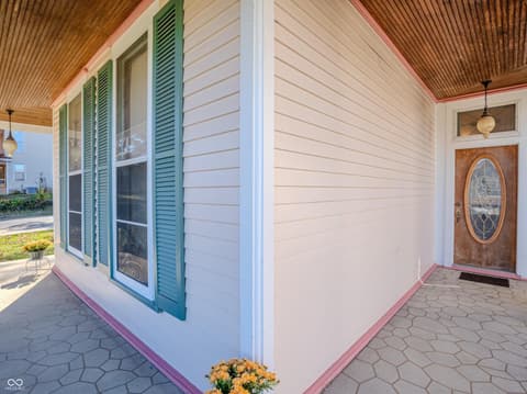 Foyer at 123 S Jennings Street, North Vernon, IN
