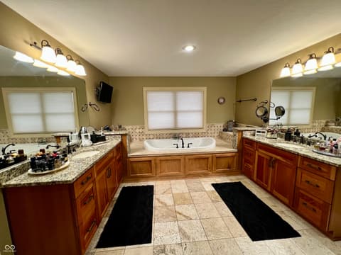 Photo of 6668 Silver Creek Drive, Indianapolis, IN
