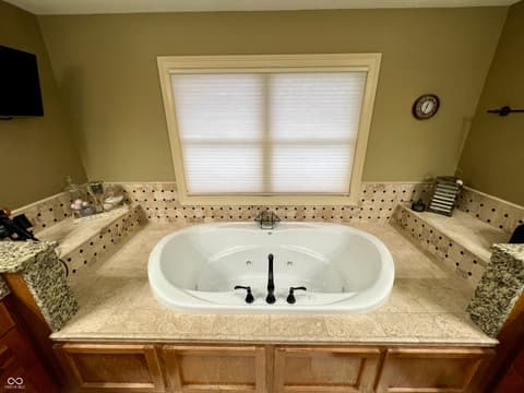 Photo of 6668 Silver Creek Drive, Indianapolis, IN
