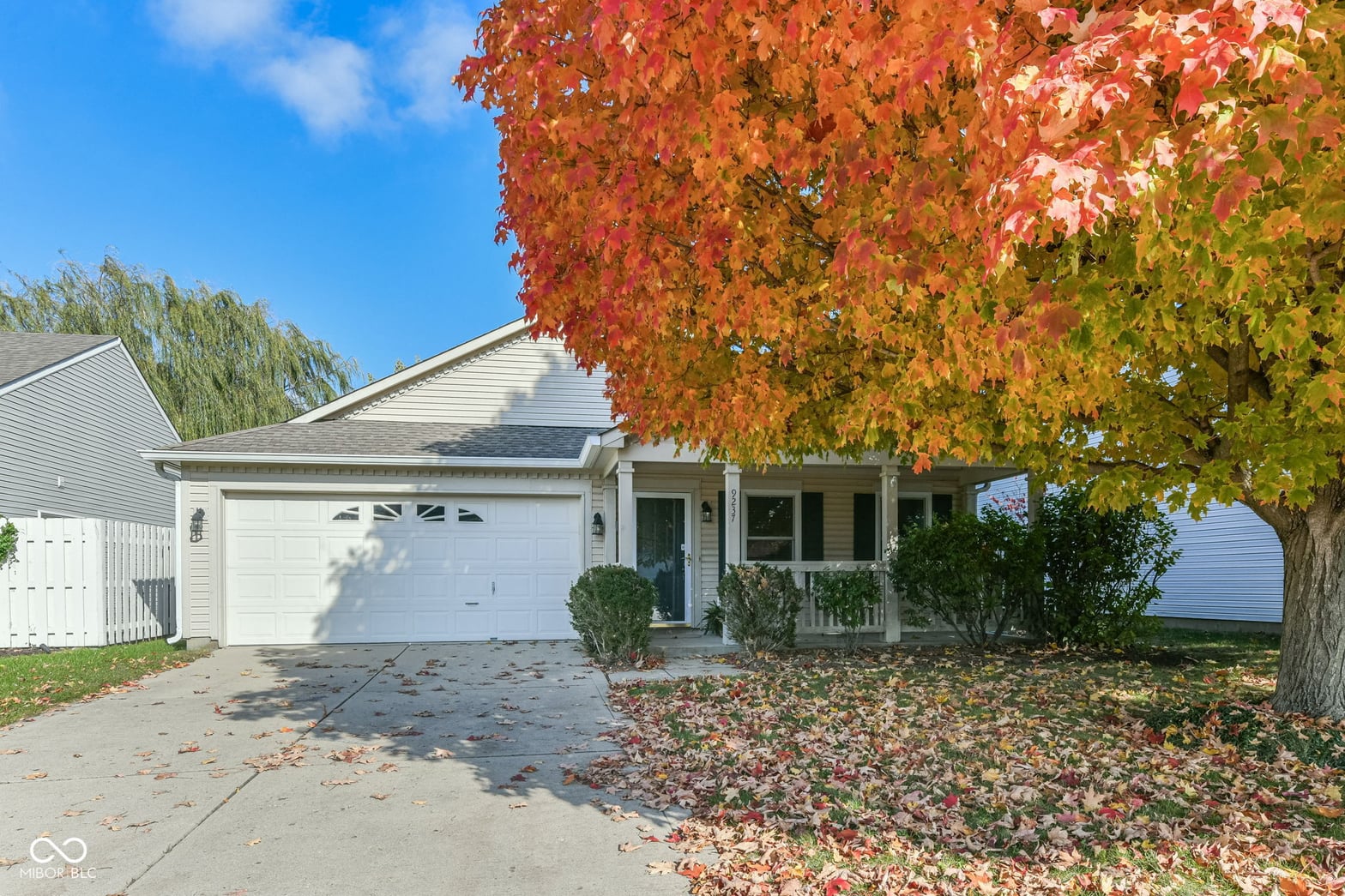 Photo of 9237 Crossing Drive, Fishers, IN