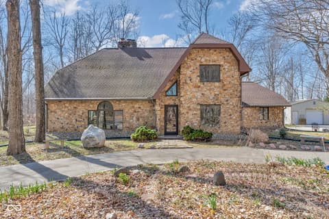 9596 W Us Highway 136