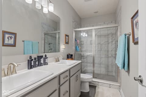 Photo of 914 Ridge Rock Lane, Bargersville, IN