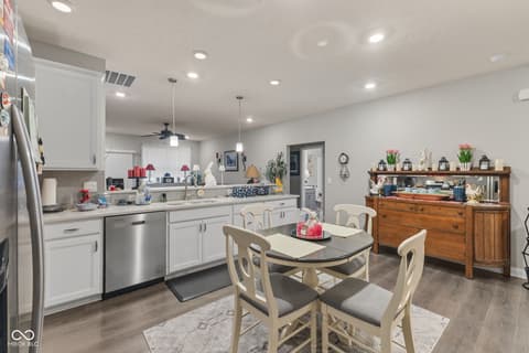 Photo of 914 Ridge Rock Lane, Bargersville, IN