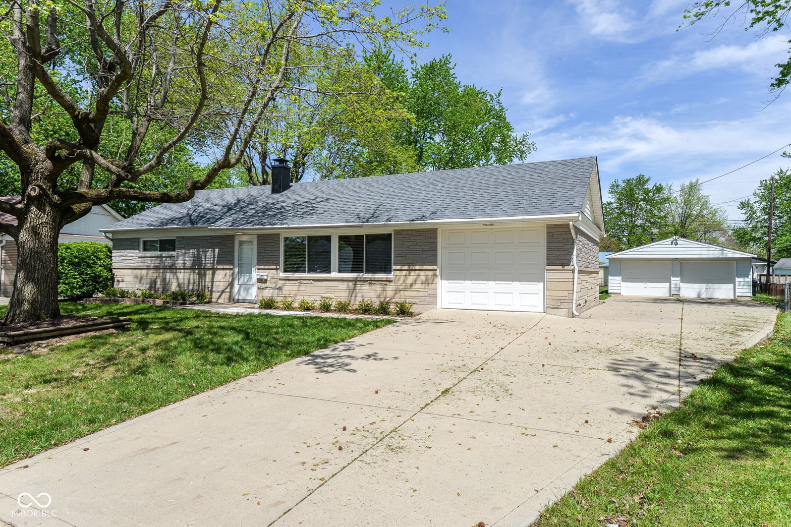 Photo of 123 Totten Drive, Greenwood, IN