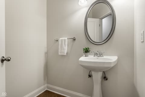 Photo of 450 E Ohio Street, Indianapolis, IN