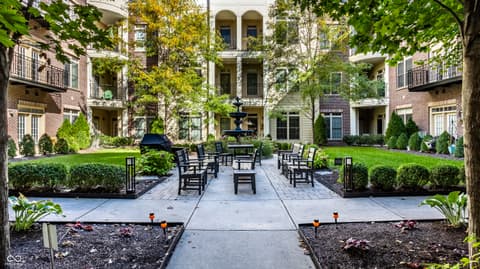 Photo of 450 E Ohio Street, Indianapolis, IN