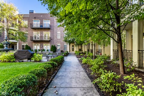 Photo of 450 E Ohio Street, Indianapolis, IN