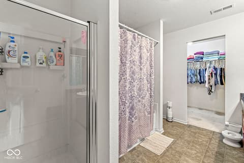 Primary bathroom at 1225 Maple Trace Way, Sheridan, IN