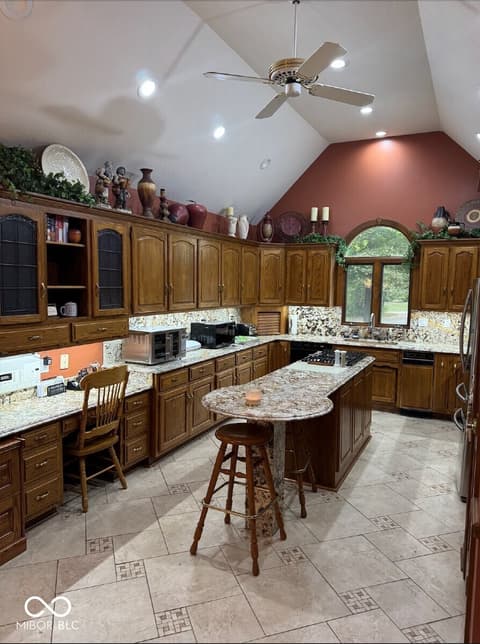 Photo of 1406 S Harmony Trail, Greenfield, IN