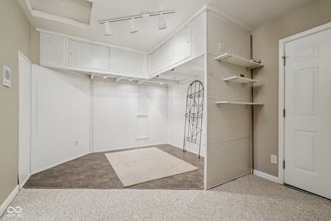 Walk In Closets — 933 Amesbury Court, Indianapolis, IN