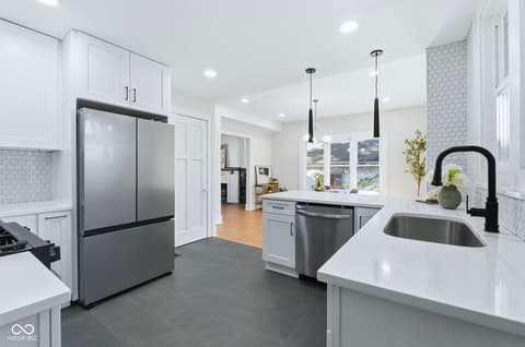 Photo of 551 E 40th Street, Indianapolis, IN