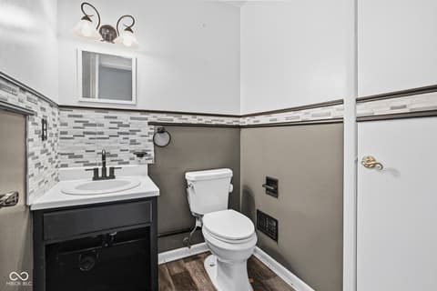 Photo of 4404 Devon Lake Road, Indianapolis, IN