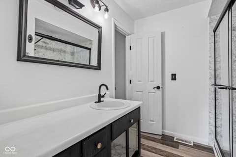 Photo of 4404 Devon Lake Road, Indianapolis, IN