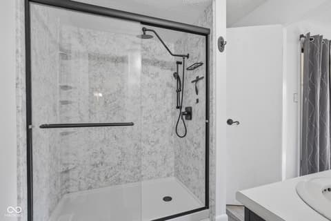 Photo of 4404 Devon Lake Road, Indianapolis, IN