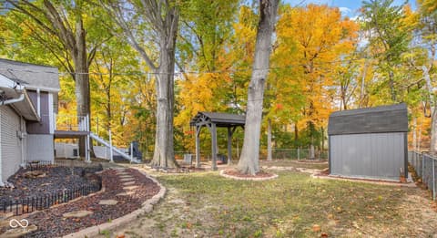 Photo of 4404 Devon Lake Road, Indianapolis, IN