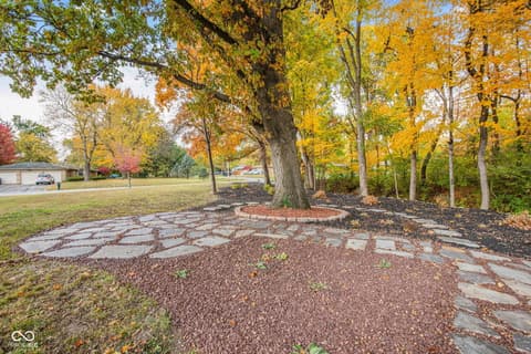Photo of 4404 Devon Lake Road, Indianapolis, IN