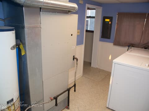 Laundry room at 1623 S K Street, Elwood, IN