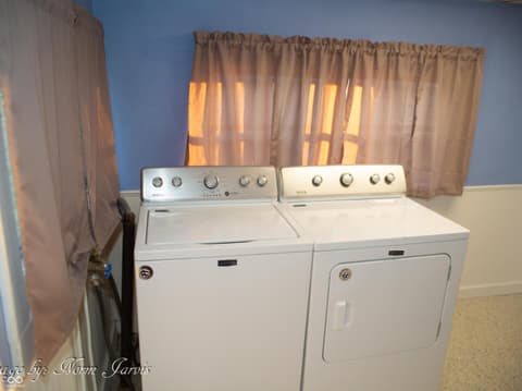 Laundry room at 1623 S K Street, Elwood, IN