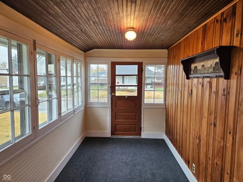 Bonus room at 1623 S K Street, Elwood, IN