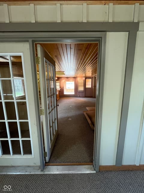 Hallway at 4007 E State Road 46, Nashville, IN