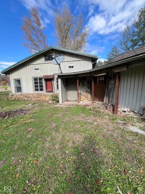 Side exterior at 4007 E State Road 46, Nashville, IN