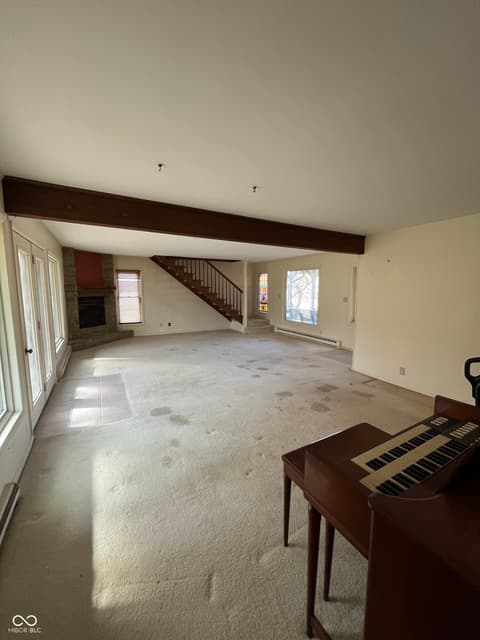 Living room at 4007 E State Road 46, Nashville, IN