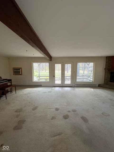 Living room at 4007 E State Road 46, Nashville, IN