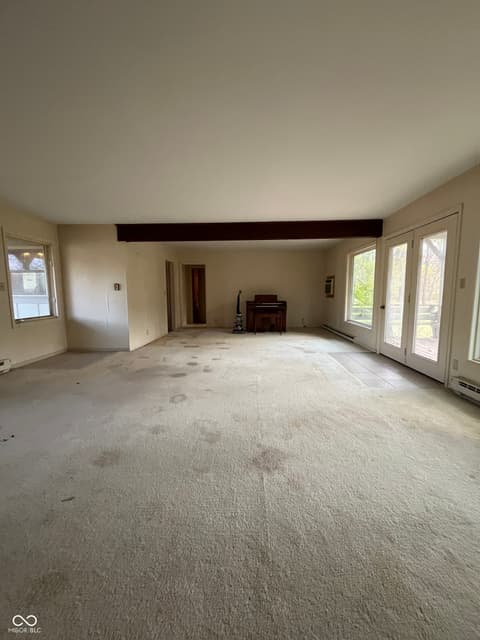 Living room at 4007 E State Road 46, Nashville, IN
