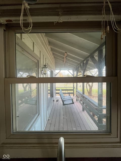 Bonus room at 4007 E State Road 46, Nashville, IN