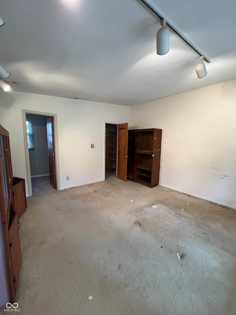 Living room at 4007 E State Road 46, Nashville, IN
