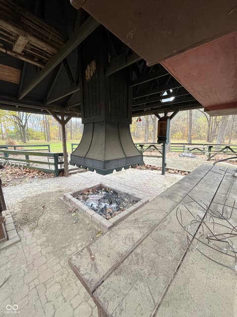 Outdoor living area at 4007 E State Road 46, Nashville, IN