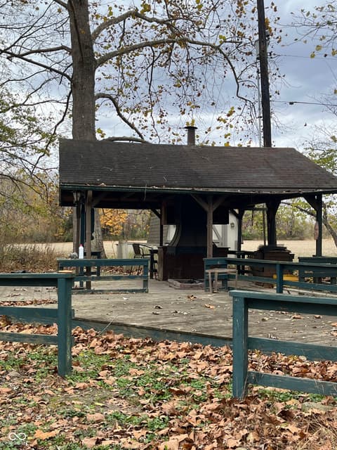 Outdoor living area at 4007 E State Road 46, Nashville, IN