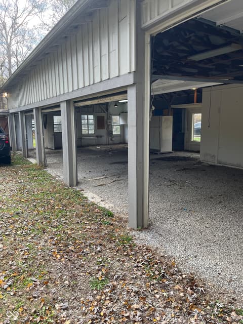 Garage at 4007 E State Road 46, Nashville, IN