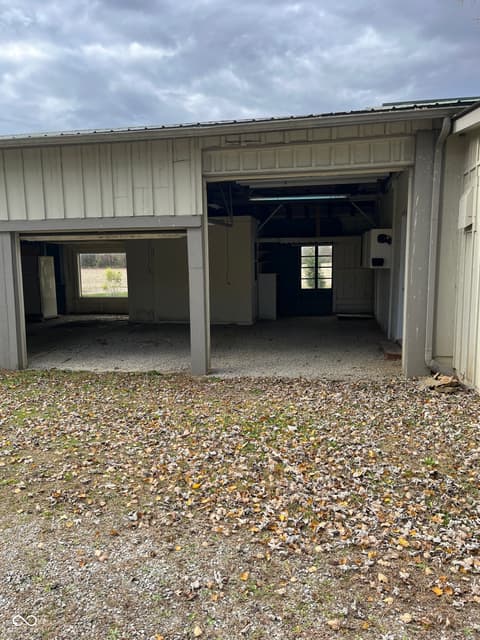 Garage at 4007 E State Road 46, Nashville, IN