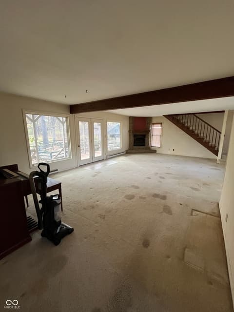 Living room at 4007 E State Road 46, Nashville, IN