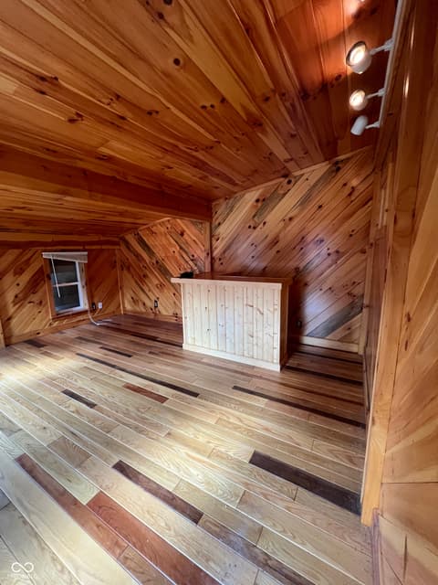 Studio — 4007 E State Road 46, Nashville, IN