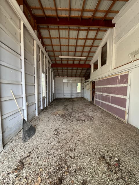 Garage at 4007 E State Road 46, Nashville, IN