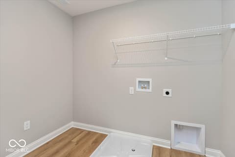 Laundry room at 942 Apryl Drive, Greenwood, IN