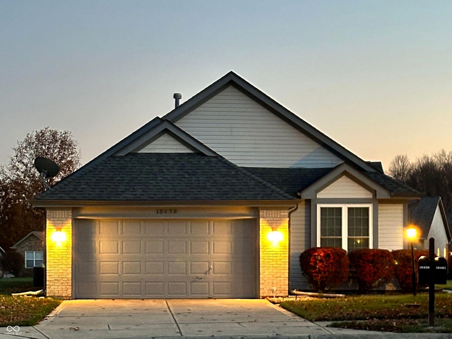 Front exterior at 18458 Windstone Circle, Noblesville, IN