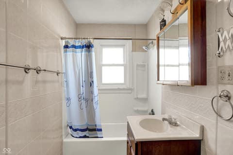 Photo of 224 Reddingdale Drive, New Castle, IN