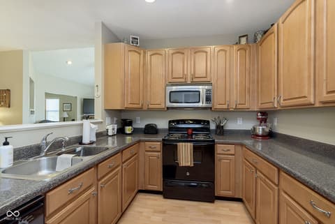 Photo of 5225 Dunewood Way, Avon, IN