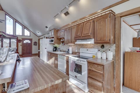 Photo of 6747 E County Road 700 N, Brownsburg, IN