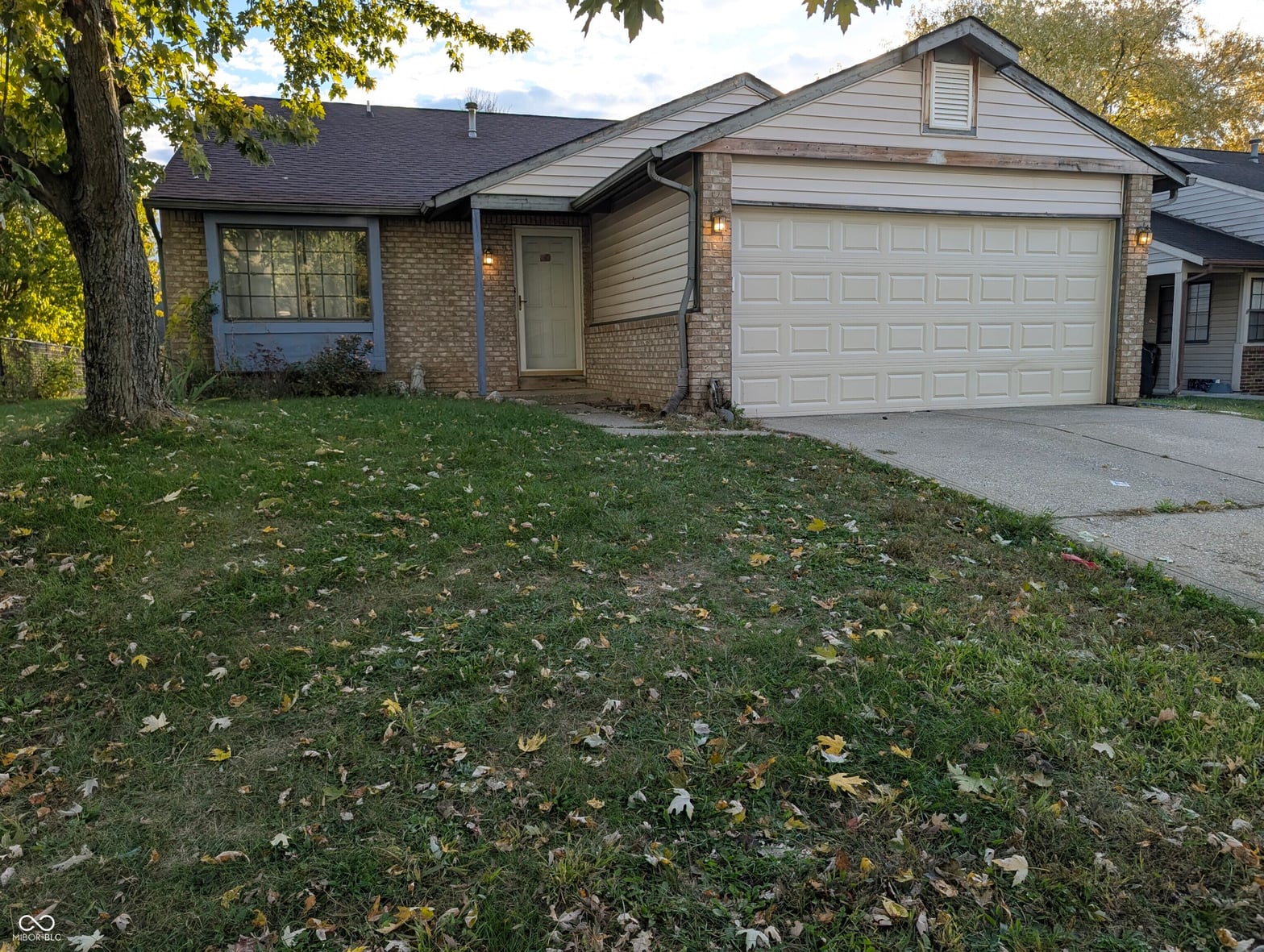 Front exterior at 4117 Luxembourg Circle E, Indianapolis, IN