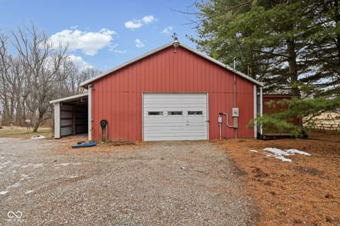 Barn — 10162 N New Richmond Road, New Richmond, IN
