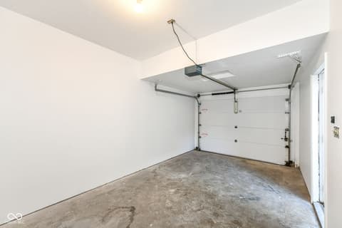 Garage at 20783 Waterscape Way, Noblesville, IN
