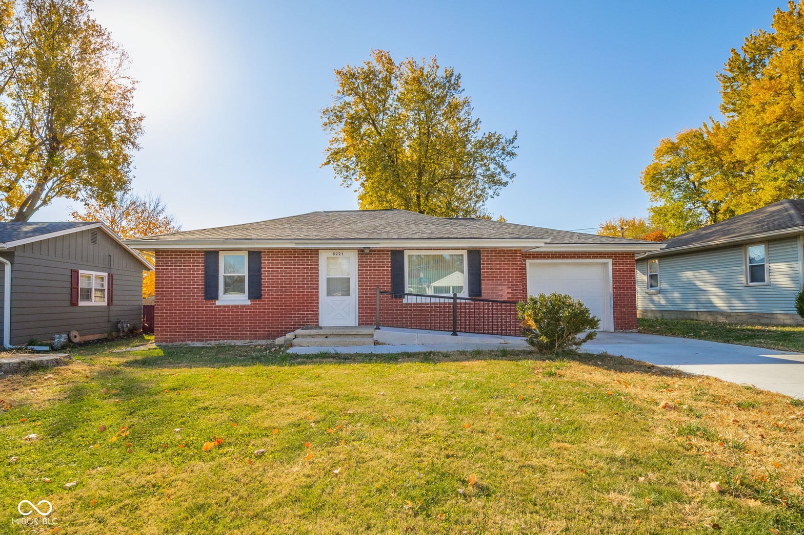 Front exterior at 6221 W Penrod Road, Muncie, IN