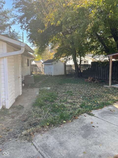 Yard at 624 Sweetbriar Avenue, Whiteland, IN